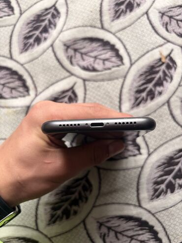 Apple iPhone: IPhone 11, Б/у, 64 ГБ, Черный, Чехол, 76 % — 4
