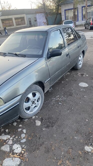 портер 2 сатып алам: Daewoo Nexia: 1994 г., 1.5 л, Механика, Бензин, Седан