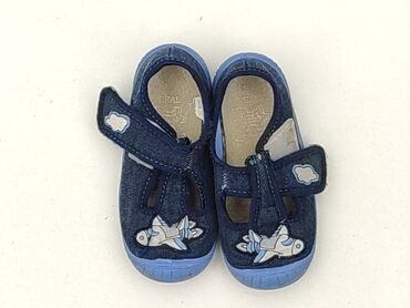 buty jesienne dla dziewczynki: Slippers 24, Used