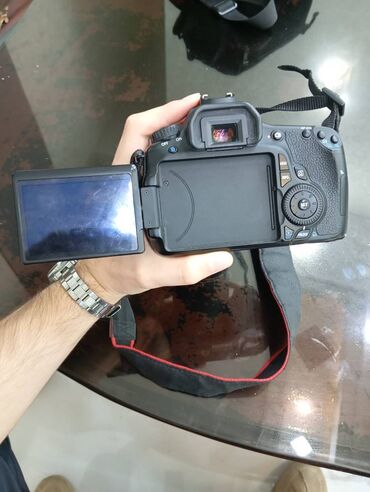 Мобильные телефоны и аксессуары: Canon eos 60D. İdeal vəziyyətdədir, üzərində 18-135 linza kart çanta