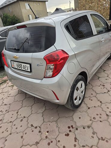 авто в пути: Chevrolet Spark: 0.1 л, Автомат, Бензин