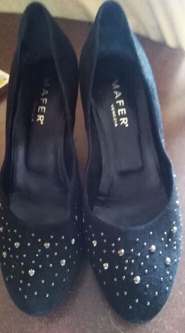 Salonke: Salonke, 40 — 6