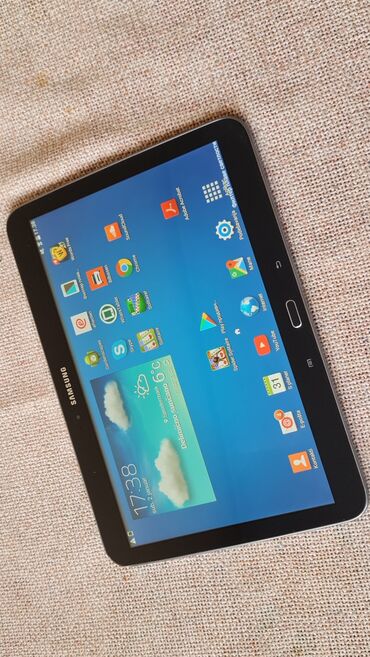 Tableti: Tablet samsung od 10.1 inca ispravan sve ko nov, cena 6000.dinara — 2