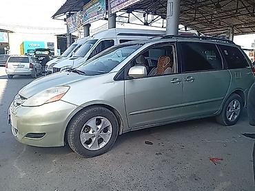 тайота миневен: Toyota Sienna: 2005 г., Минивэн — 2
