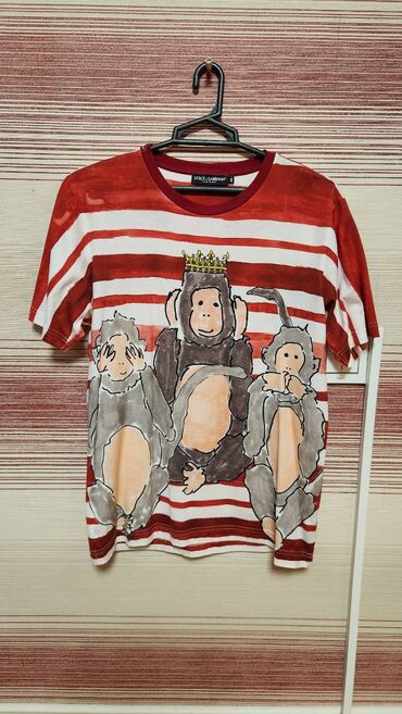 Futbolkalar: Orijinal Dolce and Gabbana köynək. Əynimə böyük olduğu üçün satılır — 2