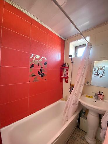 Продажа коттеджей и домов: Продаётся 2-х этажный дом в Ала арча 3 Локация: Дом расположен в — 12