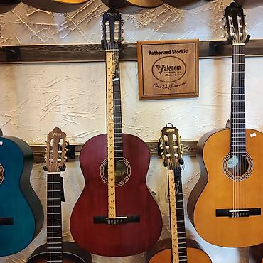 valencia gitara: Klassik gitara valencia vc204twr simlərin sayı: 6 üst:sitka spruce — 1