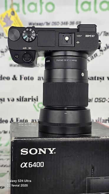 iphone 14 pro max adapter qiymeti: Sony Alpha a6400 üzərində Sigma 30mm f/1.4 lə. (2 batareka adaptr) — 9