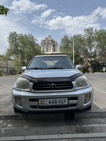 Toyota: Toyota RAV4: 2001 г., 2 л, Автомат, Бензин