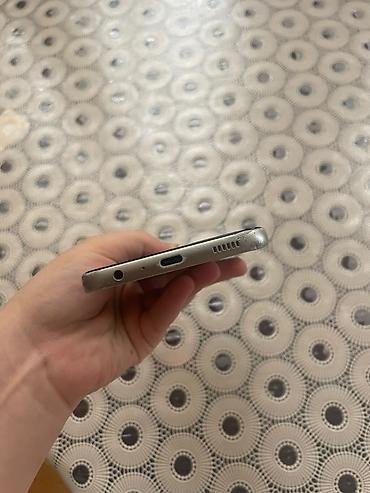 iphone 8 gəncə: Samsung Galaxy A24 Arxasında cızıqlar var qabag ekranındada yungul var — 4