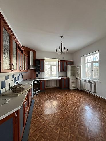 Sale of cottages and houses: Сдается уютный дом в аренду под офис или проживание. Площадь - 300 at lalafo.kg — 9 Sale of cottages and houses: Сдается уютный дом в аренду под офис или проживание. Площадь - 300 — 9