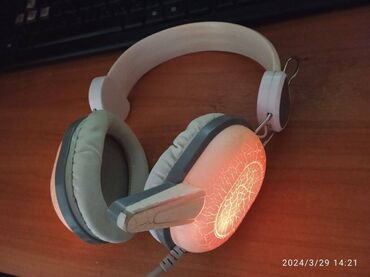 Модемы и сетевое оборудование: 1) Клавиатуры: простая - 100 с, мультимедиа - 300 с, usb клава - 500 — 10