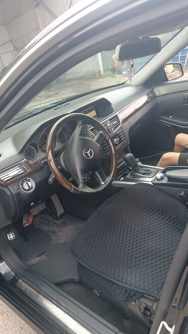 моноблоки мерс: Mercedes‑Benz E‑Class (W212) — черный седан бизнес‑класса. Кузов и