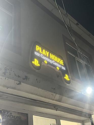 koşk satılır: PlayStation klub aksesuarları - Hər postda divara quraşdırılmış — 8