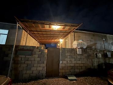 goycay ev elanlari: Mətbəxlə 4 otaqlı mənzil. - Geniş zal, - 2 yataq otağı, - Mətbəx — 9