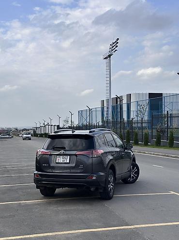 awd: Toyota RAV4: 2018 г., Автомат, Бензин, Кроссовер — 8