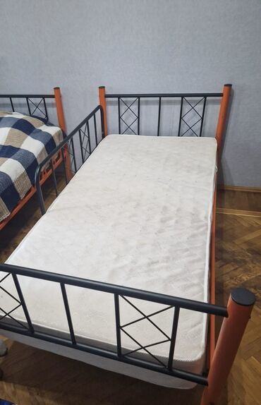 Çarpayılar: Matras qarışıq çarpayı satılır . 2 ədəd mövcuddur . Biri 50 manat