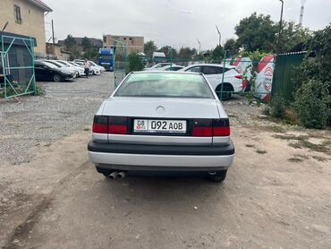 Volkswagen: Volkswagen Vento: 1993 г., 2 л, Механика, Бензин, Седан