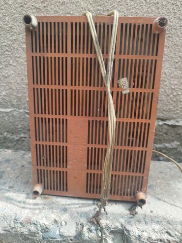 Другая аудиотехника: Радиоприемник и один стабилизатор напряжения. Всё советское! at lalafo.kg — 9 Другая аудиотехника: Радиоприемник и один стабилизатор напряжения. Всё советское! — 9