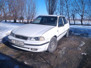 Daewoo: Daewoo Nexia: 1995 г., 1.5 л, Механика, Бензин, Седан