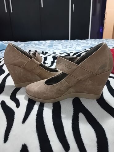 puma helanke: Sandale, 38