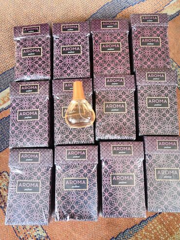 парфюмерия для женщин: Продам витриный парфюм духи в коробках по 150сом можете сделать