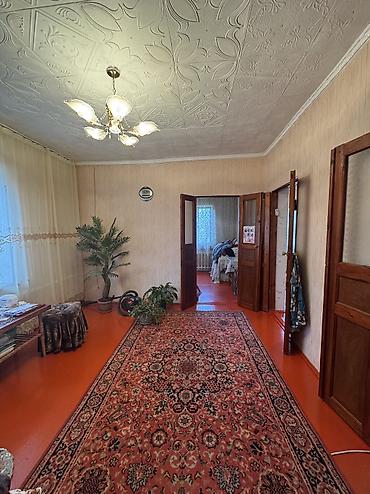 Продажа коттеджей и домов: ✨Продаётся дом в с. Сокулук✨ 🏡Характеристики： • Участок - 7 соток • — 5