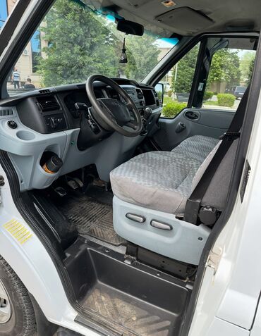 Yük maşınları: 2011 il, motor 2.4 l, İşlənmiş
