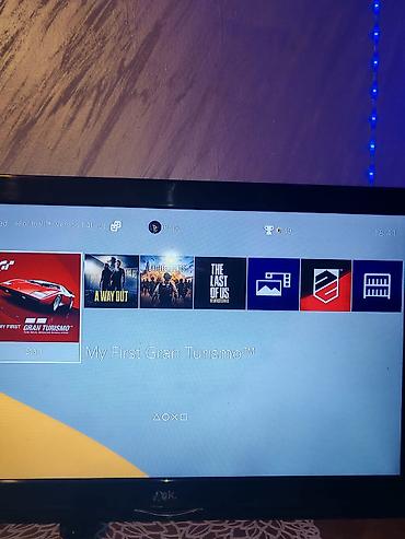 PS4 (Sony Playstation 4): PlayStation 4 Pro konzola (CUH-70xx serija) sa pratećom opremom i — 9