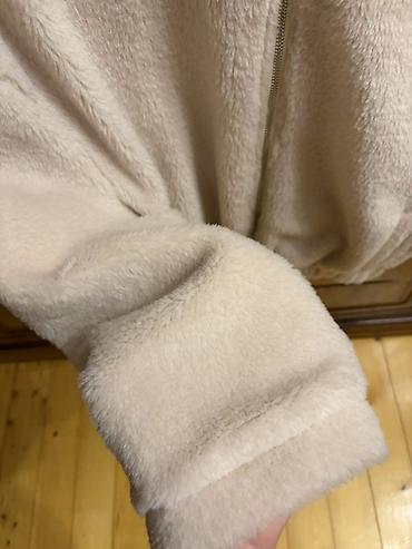 ucuz hicab geyimleri: Açıq krem rəngində şerpa/fleece qısa jaket - Model: fermuarlı, stend — 2