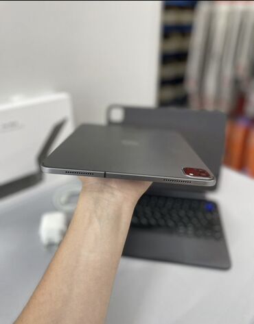 бэушные планшеты: Планшет, Apple, память 256 ГБ, 11" - 12", Wi-Fi, Б/у, Классический цвет - Черный