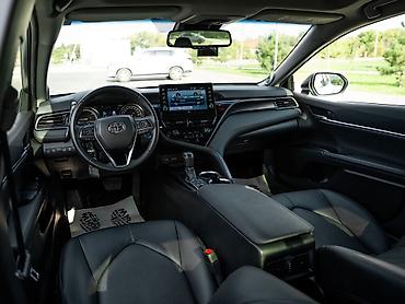 стратер: Toyota Camry: 2023 г., 2.5 л, Автомат, Гибрид, Седан — 9