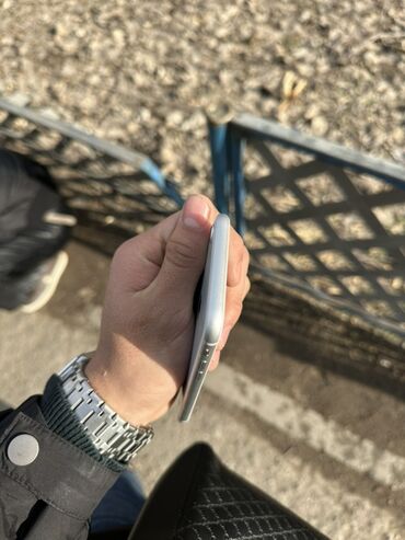 Apple iPhone: IPhone 8, Б/у, 64 ГБ, Белый, Чехол, 71 % — 4