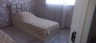 tək çarpayı: Односпальная кровать, Без выдвижных ящиков