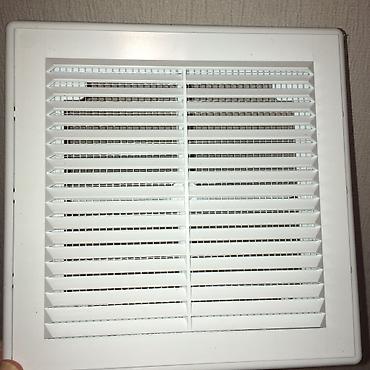 Другие строительные материалы: Решетки вентиляционные (для отдушин). НОВЫЕ. Размер: 20*20 см. ДРУГИХ — 9