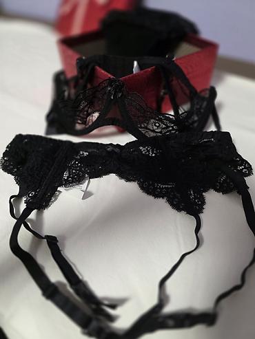 tiffany komplet: Crni čipkani set donjeg veša – 3 dela - Balkoneta grudnjak sa žičanom — 6