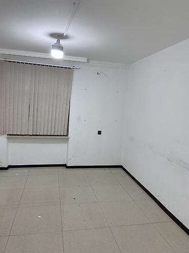 İcarəyə ofislər: Kiçik ofis/iş otağı - Tək otaqlı məkan, düzbucaqlı plan - Ağ rəngli — 2