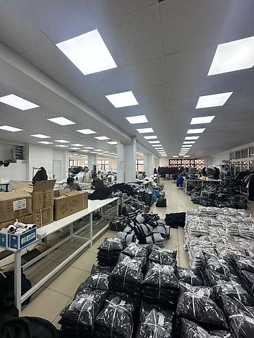 Аренда помещений свободного назначения: 1 этаж Первая линия Площадь: 630 м² Арендная ставка: 5 $/м² Сдаётся — 9