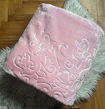 Ostali nameštaj: Singl i bracna ćebad Dimenzije-160*220 Cena-3.400 din — 7