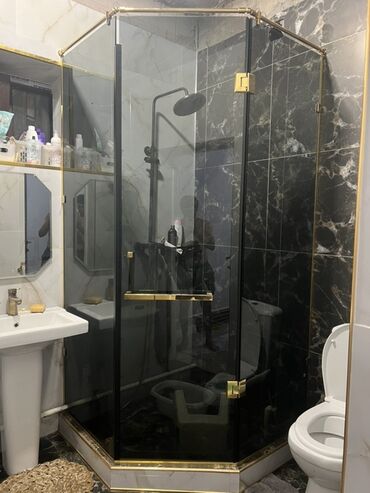 Душевые перегородки и ограждения: Душевые ограждения и перегородки из закалённого стекла под заказ — 18