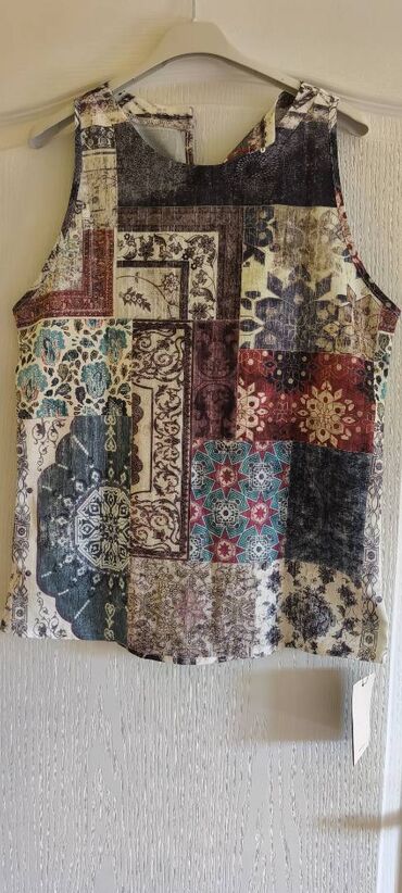 Ostala ženska odeća: Sve sa slika za 2000 din. Bodi je crne boje, velicina L, moze i kao S — 8