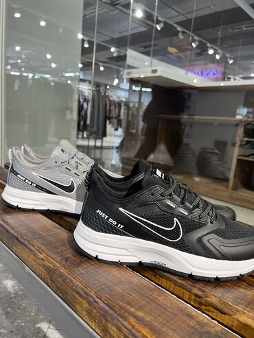 летняя обувь мужская: Летний кроссовки Nike Качество: Premium Lux Размеры:44 Старая