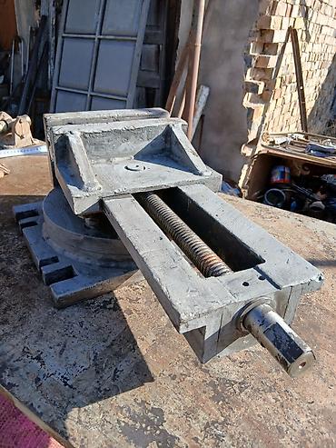 Тиски: Продаю тисы большие производственные, в хорошем состоянии. Прошу — 3