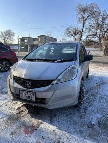 Honda: Honda Fit: 2011 г., 1.3 л, Вариатор, Бензин