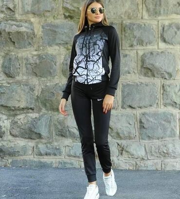 Gornji i donji deo: Mokra likra. Uzivajte u bojamaa 🩵🩷 Cena 3900 din S M L XL 2XL — 9