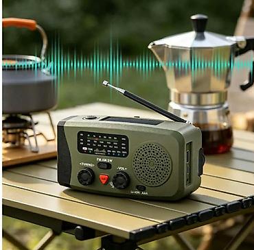 Oprema za kampovanje: Univerzalni kamping radio sa više izvora napajanja i funkcijom power — 2