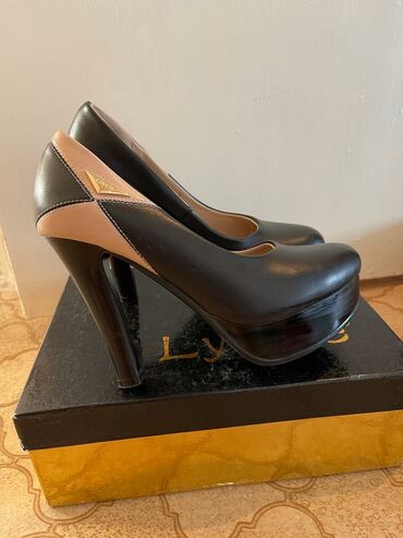 черные туфли 35 размера: Туфли Size: 35, түсү - Кара