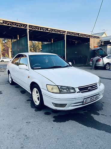 Toyota Camry: 2001 г., 2.2 л, Автомат, Бензин, Седан