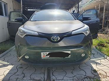 хунчи авто: Toyota C-HR: 2017 г., 1.8 л, Вариатор, Гибрид, Кроссовер — 4