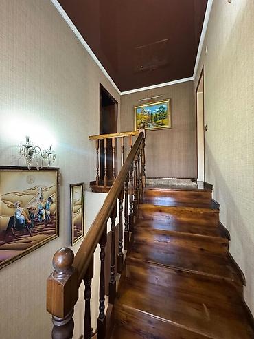 восток 5 сдаю: 250 м², 6 комнат и более, ул. Кара-Дарыя, Семейным — 4